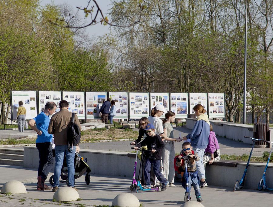 «С любовью к Москве»: фотовыставка в память о Юрии Лужкове продлится до конца апреля