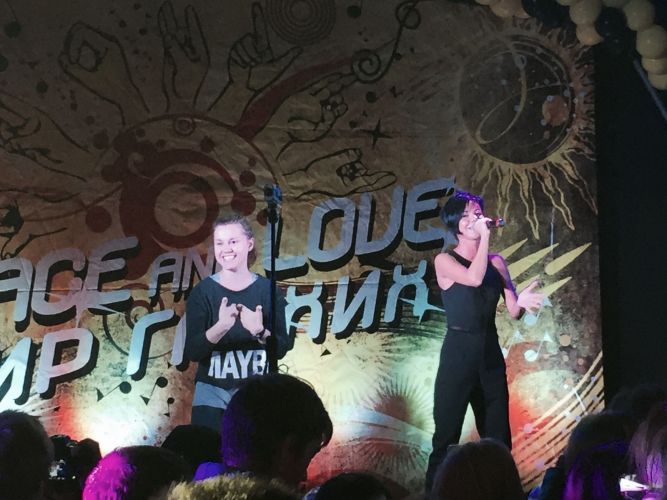 ​Марта Кот и Согдиана выступили на концерте для глухих