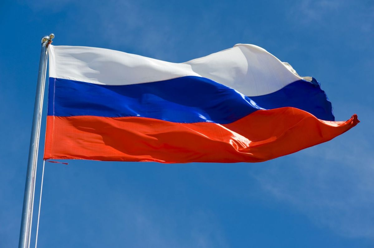 Триколор: как появился российский флаг