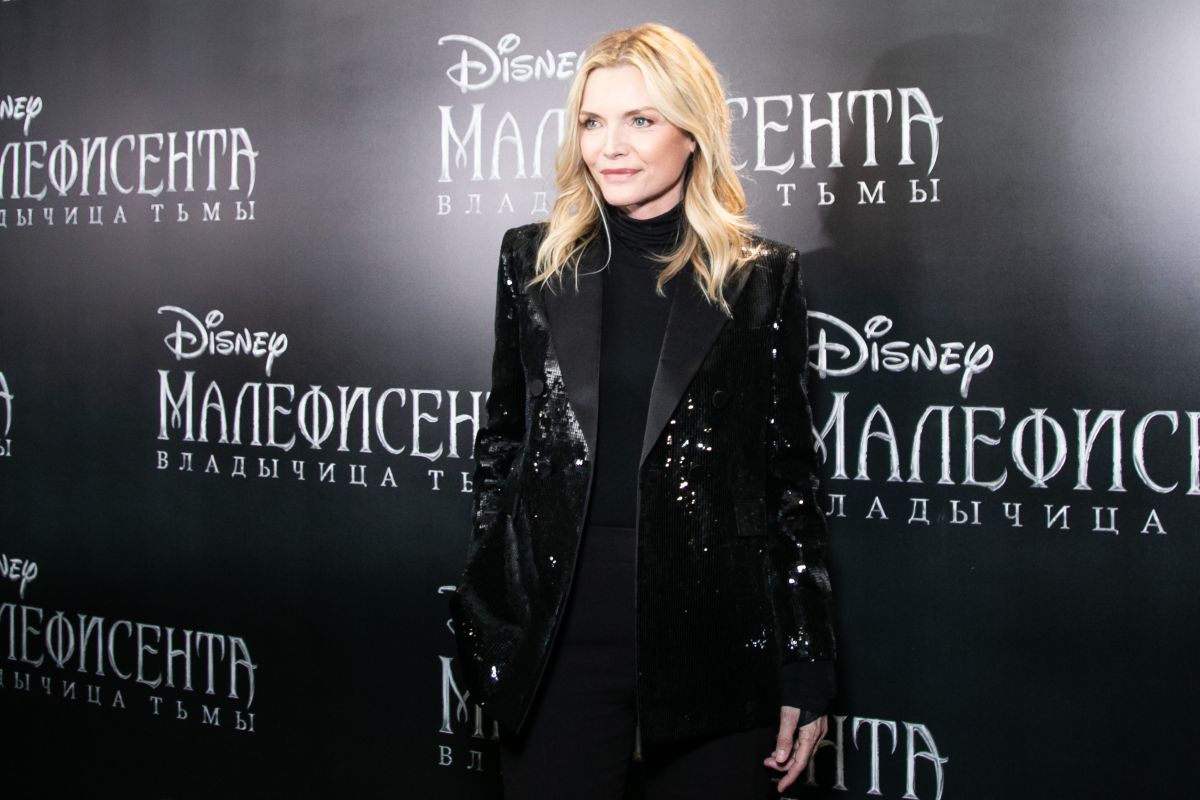 Мишель Пфайффер представила фильм Disney «Малефисента: Владычица тьмы» в Москве