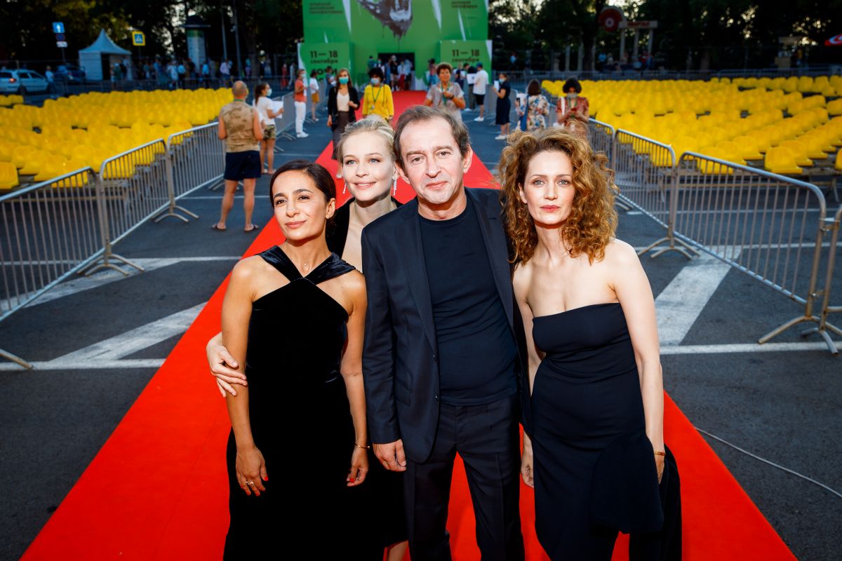 Премьерный показ фильма Анны Меликян «Трое» состоялся на 31 Открытом Российском Кинофестивале «Кинотавр»