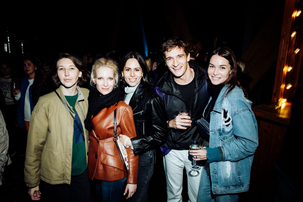 Сабина Ахмедова и другие звезды на светской вечеринке «Сияющая пустота» by KION в Сочи