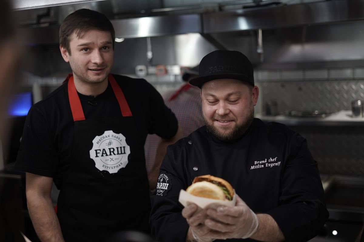 Создатели фильма «Летучий корабль» презентовали фирменные бургеры в сети #FARШ