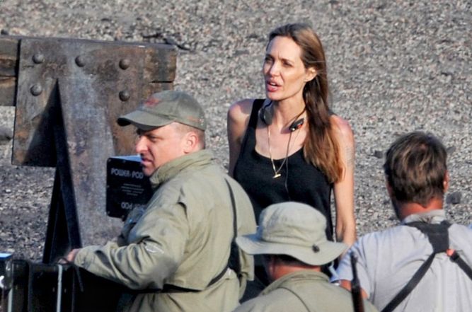 Анджелина Джоли на съемках "Unbroken"