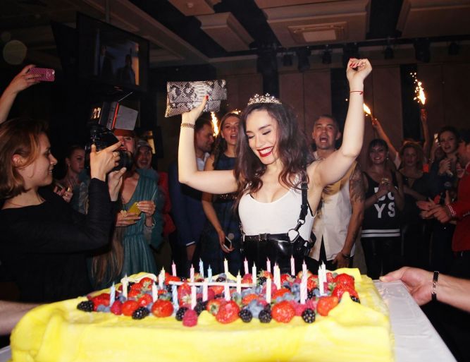 Виктория Дайнеко отпраздновала день рождения