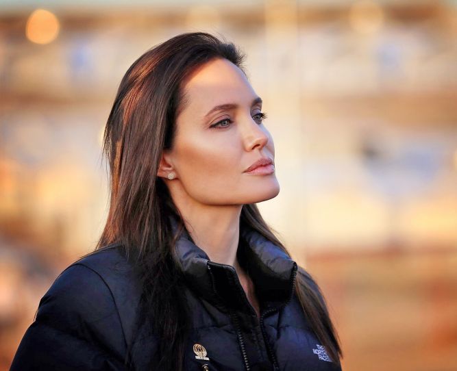 Анджелина Джоли посетила лагерь беженцев в Ираке